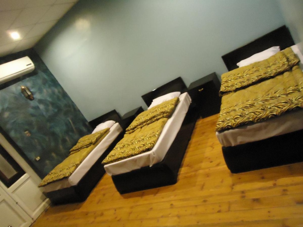 Room image 3