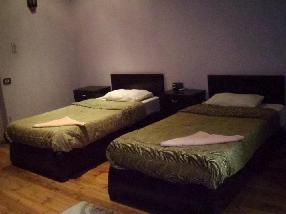 Room image 4
